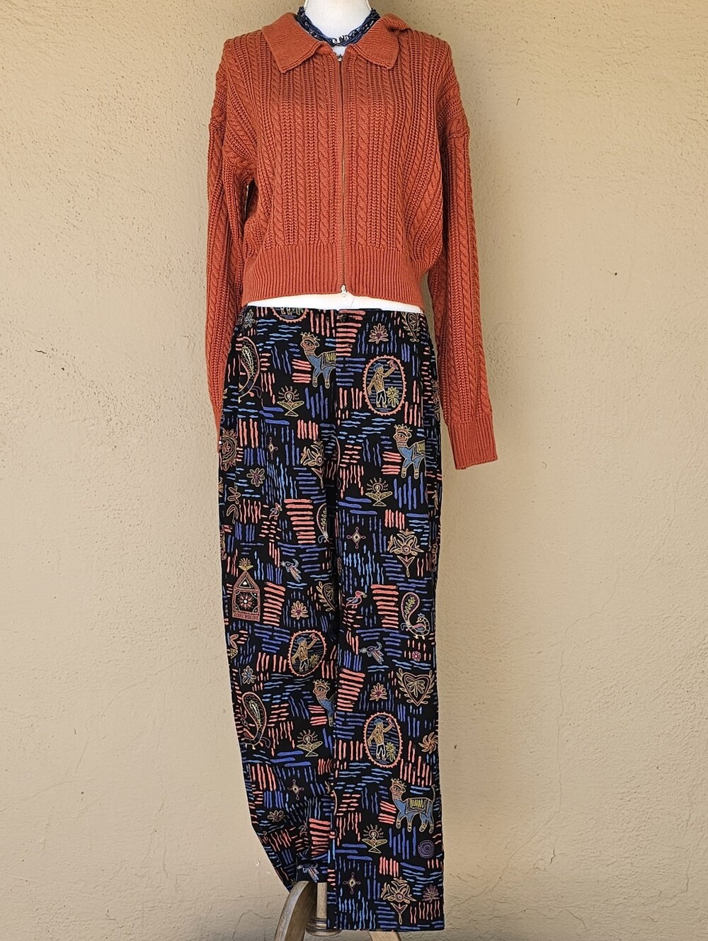 Chicos Design Vintage 98% Cotton Artsy Cats Straight Leg Pants Size 2 (Large)